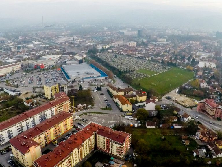 Haos u najavi-parking mjesto kao lutrija, nove zgrade niču bez parkinga